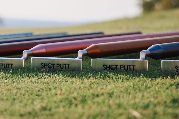 Customer using Shot Putt™ Putter